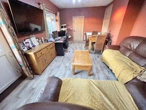 Lounge/diner- click for photo gallery